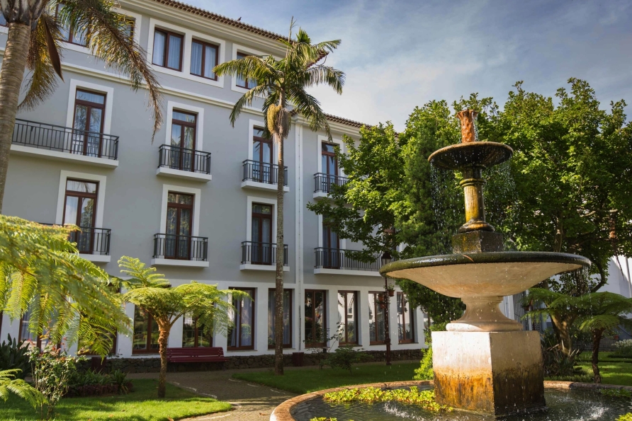 Außenansicht des Hotels Azoris Angra Garden