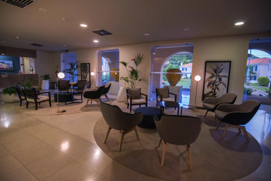 Lobby des Hotels Azoris Faial Garden