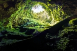 Auf Terceira besuchen Sie die geheimnisvolle Vulkanhöhle Algar do Carvão ...