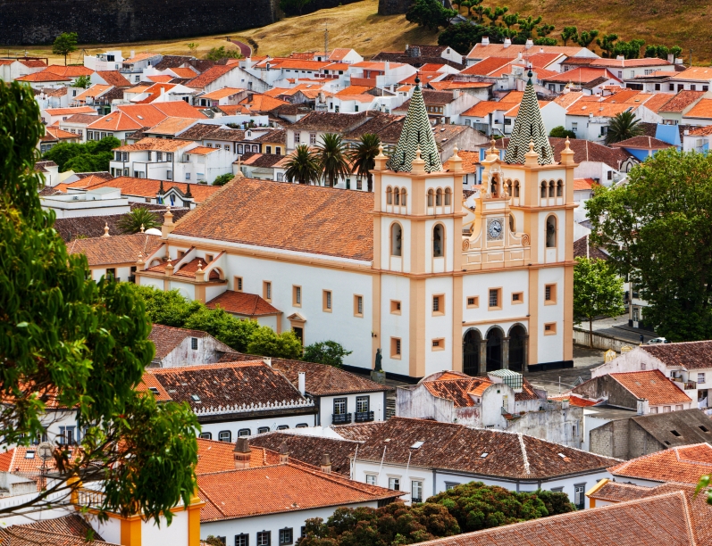 Auf Terceira entdecken Sie bei einer Stadtführung die hübsche Stadt Angra do Heroísmo.