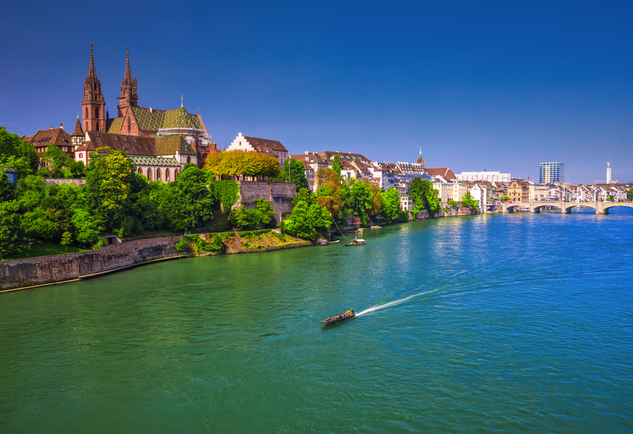Die schöne Stadt Basel lädt zu einem Ausflug in die Schweiz ein.