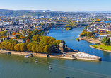 Besuchen Sie das berühmte Deutsche Eck, wo Rhein und Mosel aufeinandertreffen.