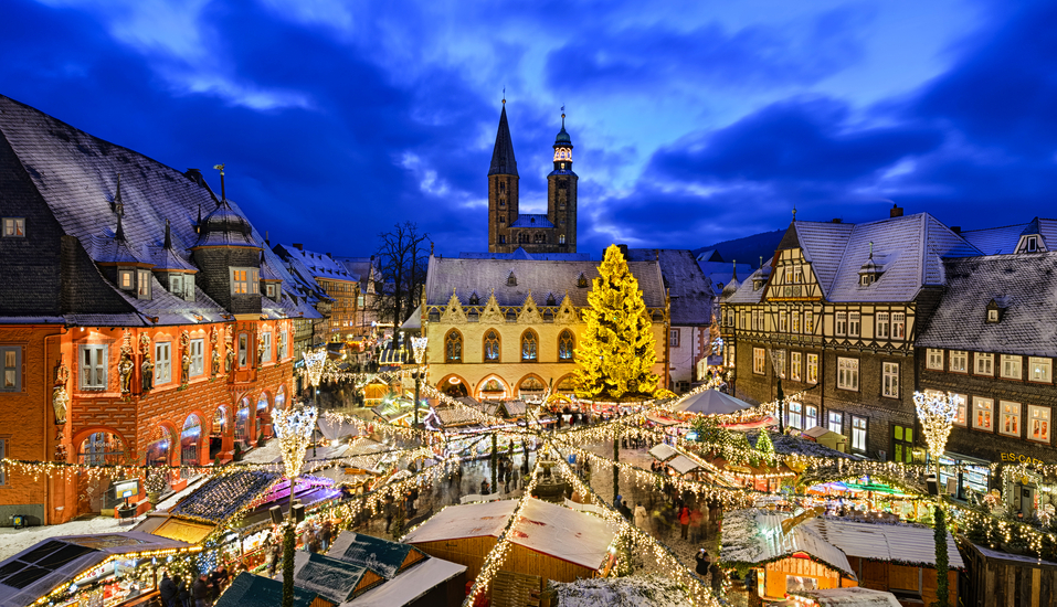 Eine Stadtführung und der Besuch des Weihnachtsmarktes in Goslar sind für Sie inklusive.