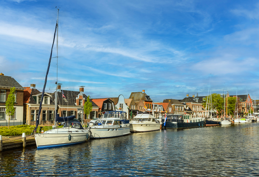 Besuchen Sie die Hafenstadt Lemmer am IJsselmeer.
