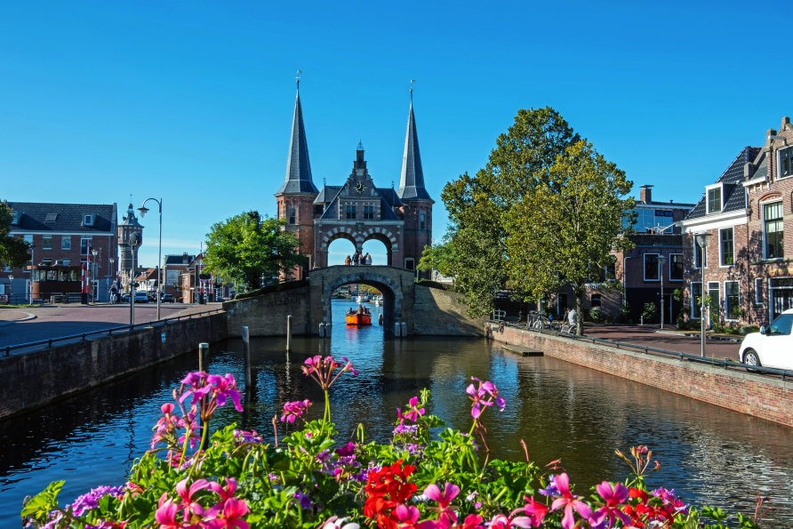 Erkunden Sie die reizvolle Stadt Sneek.