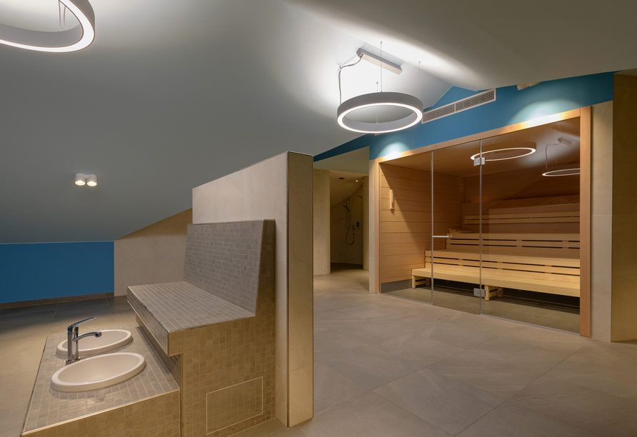 Besuche in der Sauna sind für Sie im Reisepreis inbegriffen.