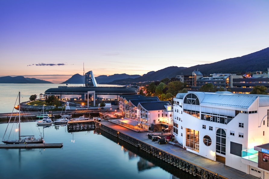 Herrlicher Hafen von Molde