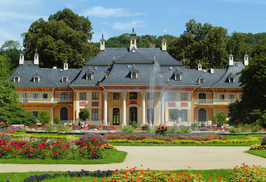 Das nahe gelegene Schloss Pillnitz ist nur einen Katzensprung entfernt.