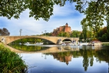 Die Burg Giebichenstein thront majestätisch über der Saale.