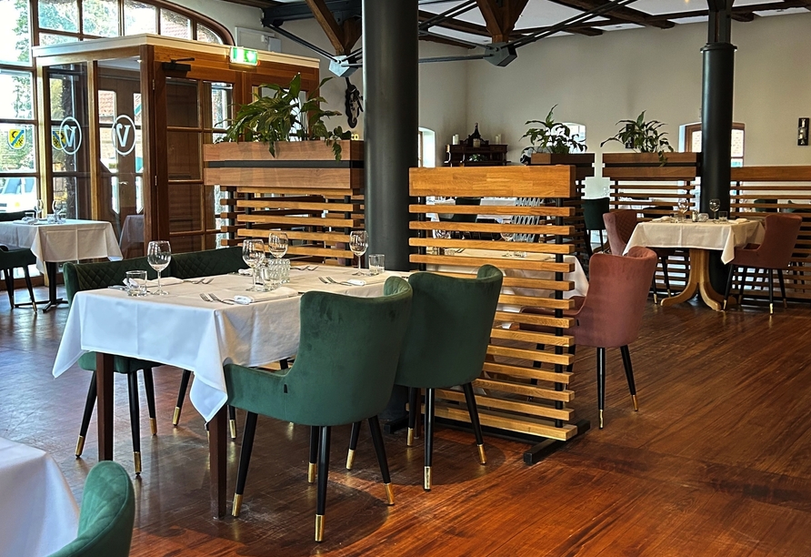 Das Hotelrestaurant lädt zum Wohlfühlen ein.