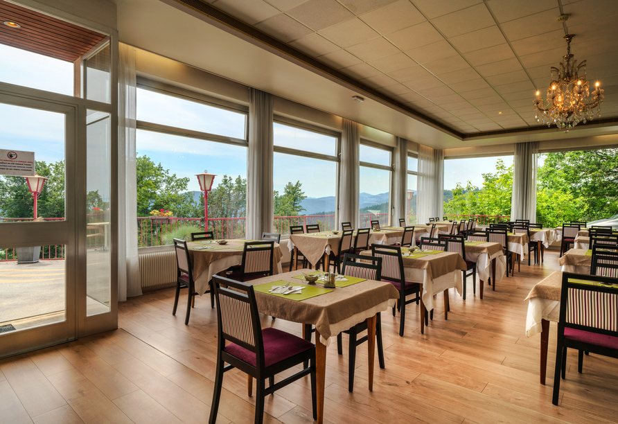 Direkt an das Restaurant grenzt die sonnige Terrasse.