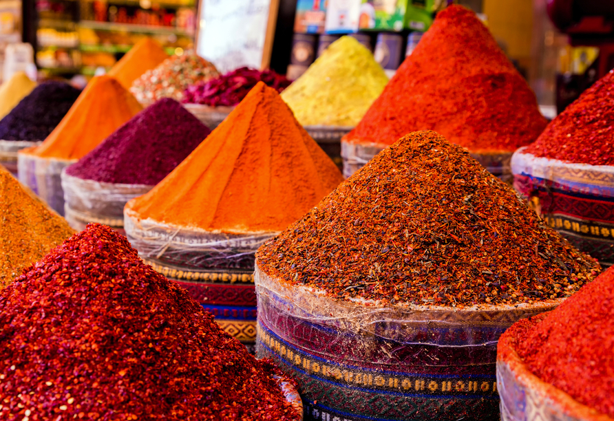 Bunte Märkte und exotische Aromen erwarten Sie in Istanbul.