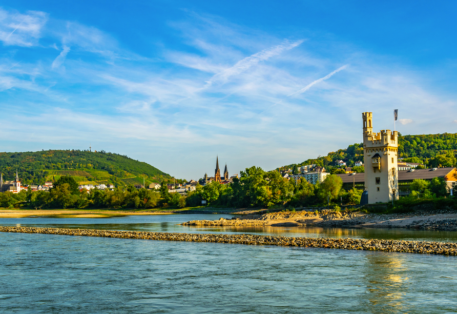 Der ehemalige Wehr- und Wachturm steht auf der Mäuseturminsel vor Bingen.