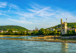 Der ehemalige Wehr- und Wachturm steht auf der Mäuseturminsel vor Bingen.