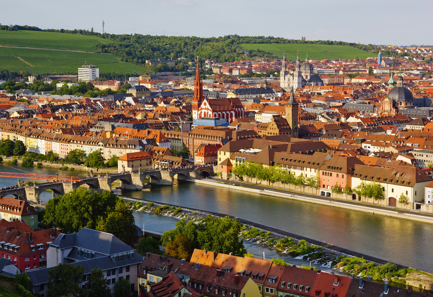 Statten Sie der „Europastadt“ Würzburg einen Besuch ab.