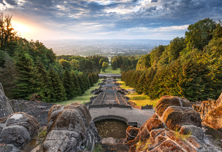 Blick vom Herkules über den Bergpark auf die Stadt Kassel