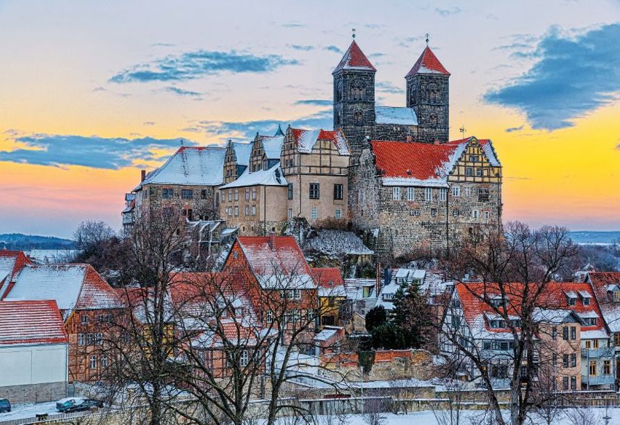 Das Quedlinburger Schloss und die Stiftskirche machetn sich sicher gut in Ihrem Fotoalbum.