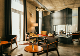 Stilvoll ankommen: die moderne Lobby im Hotel K99