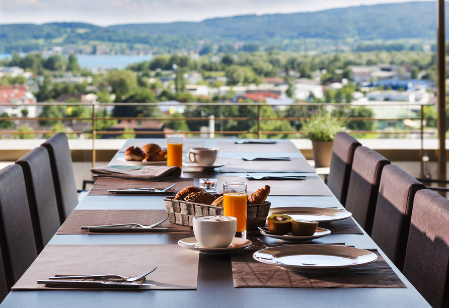 Frühstück mit Aussicht – genießen Sie den Morgen über den Dächern der Stadt.