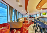 Panorama-Lounge mit Bar