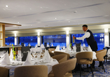 Lassen Sie sich vom Service im Restaurant verwöhnen.