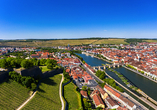 Ein Ausblick, der bleibt – Würzburg zu Füßen der Festung Marienberg.