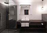 Beispiel eines Badezimmers im Oliven- und Genusshotel Hirzer