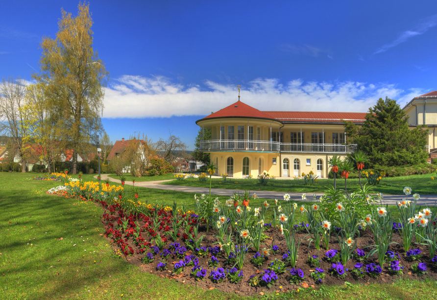 Besuchen Sie den Kurpark in Schömberg.