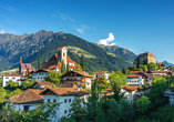 Ihr ruhiger Urlaubsort Schenna liegt nur wenige Autominuten von der Kurstadt Meran entfernt.