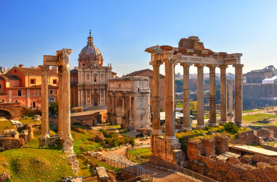 In Ihrer Freizeit können Sie auf eigene Faust Sehenswürdigkeiten wie das Forum Romanum besuchen.