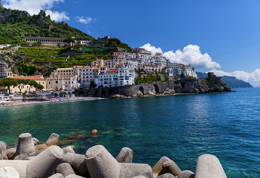 Auf dem Programm steht für Sie auch eine kurze Schifffahrt von Amalfi nach Maiori.