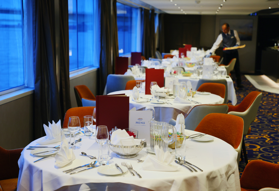 Restaurant an Bord von VistaNeo