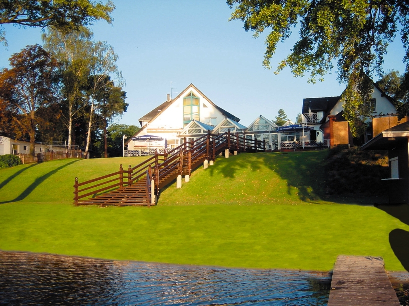 Außenansicht des Morada Hotels am Mellensee