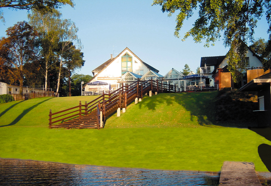 Außenansicht des Morada Hotels am Mellensee