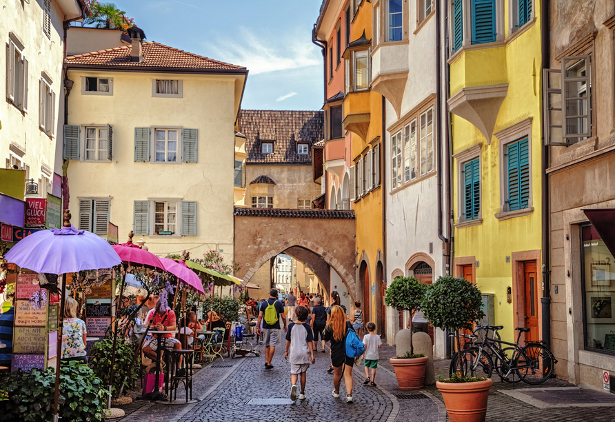 Altstadtflair erwartet Sie im malerischen Bozen.
