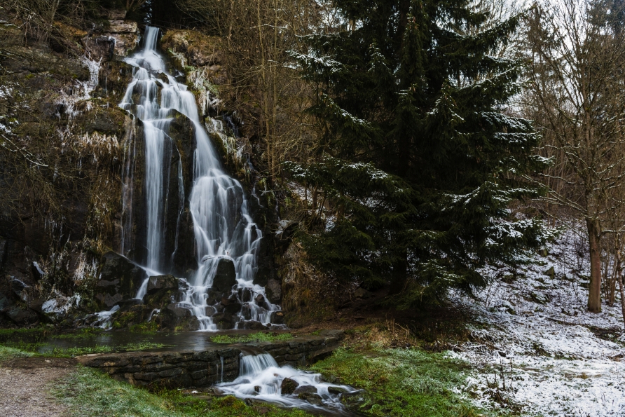 Wasserfälle, wie beispielsweise den Ilse-Wasserfall, finden Sie im Harz.
