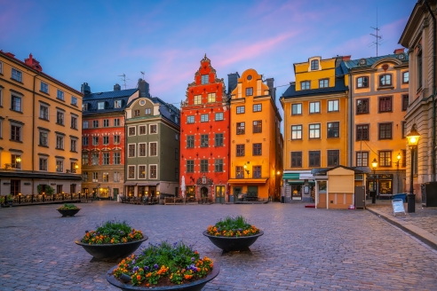 Spazieren Sie durch die Altstadt von Stockholm.