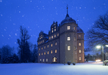 Auch im Winter bietet das Schlosshotel Althörnitz einen zauberhaften Anblick.