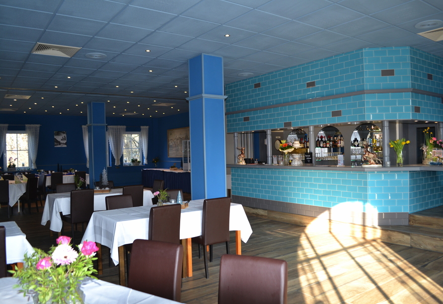 Im Restaurant werden Sie mit Wildgerichten, heimischem Fisch und weiteren regionalen Spezialitäten verwöhnt.