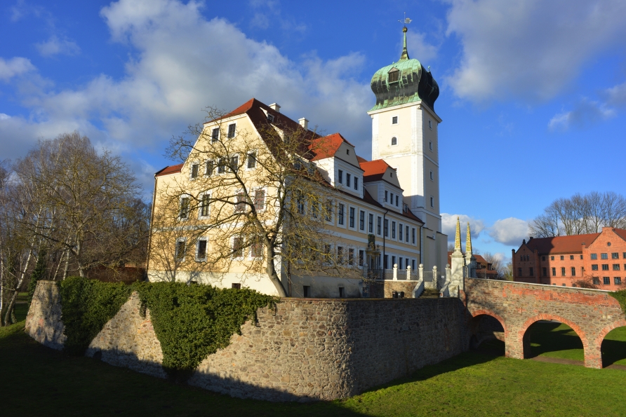 Das Barockschloss Delitzsch lockt mit winterlicher Kulisse und geschichtsträchtiger Atmosphäre.