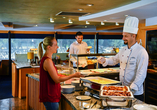 Die Küchenchefs an Bord der Primadonna zaubern jeden Tag für Sie leckeres Essen.