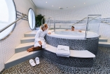 An Bord der Primadonna können Sie es sich im Whirlpool gutgehen lassen.