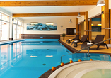 Im Hallenbad können Sie die Seele baumeln lassen.