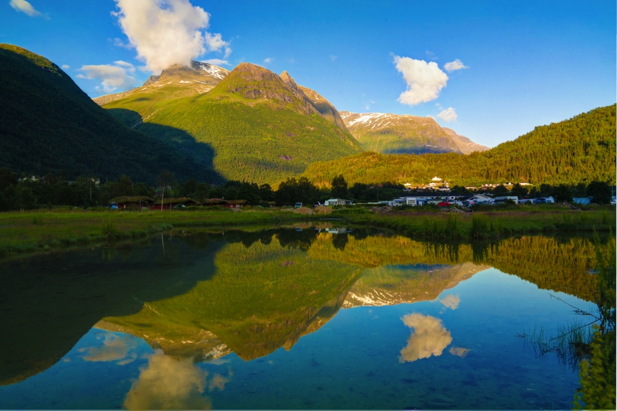Der malerische Innvikfjord