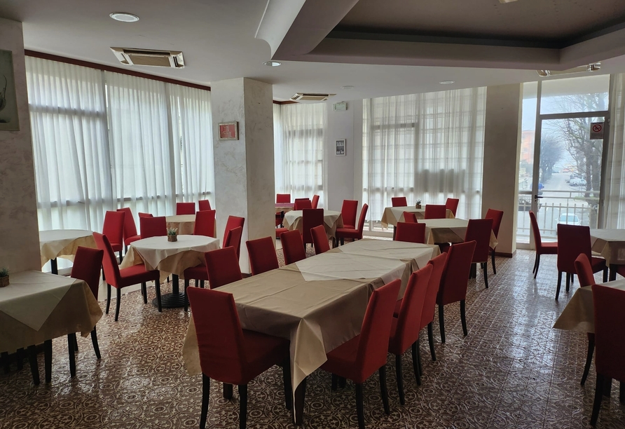 Das hoteleigene Restaurant heißt Sie zum Frühstück und Abendessen willkommen.