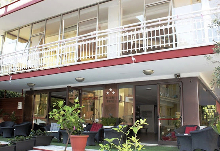Das Hotel Fellini begrüßt Sie herzlich zu Ihrer Auszeit in Rimini.