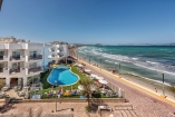 Ihr Hotel befindet sich direkt am feinen Sandstrand von Can Picafort.