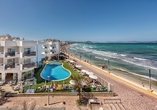 Ihr Hotel befindet sich direkt am feinen Sandstrand von Can Picafort.