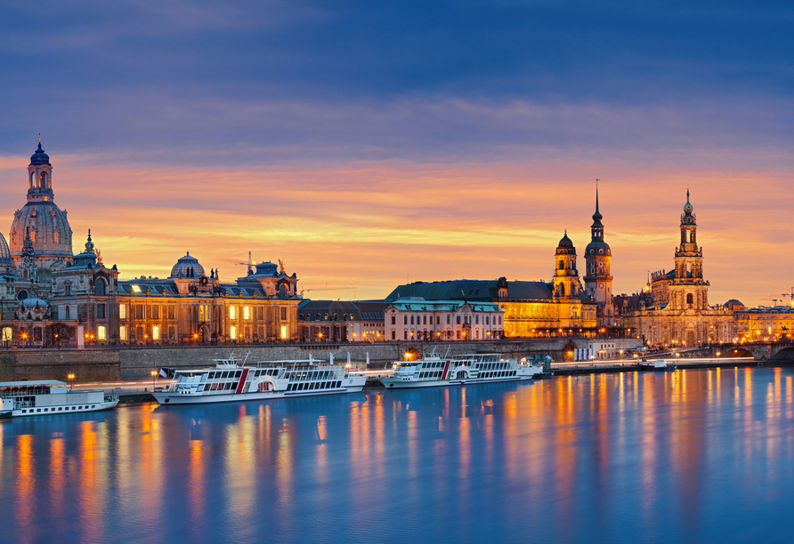 Die Skyline von Dresden begeistert mit ihrem einzigartigen Panorama entlang der Elbe.