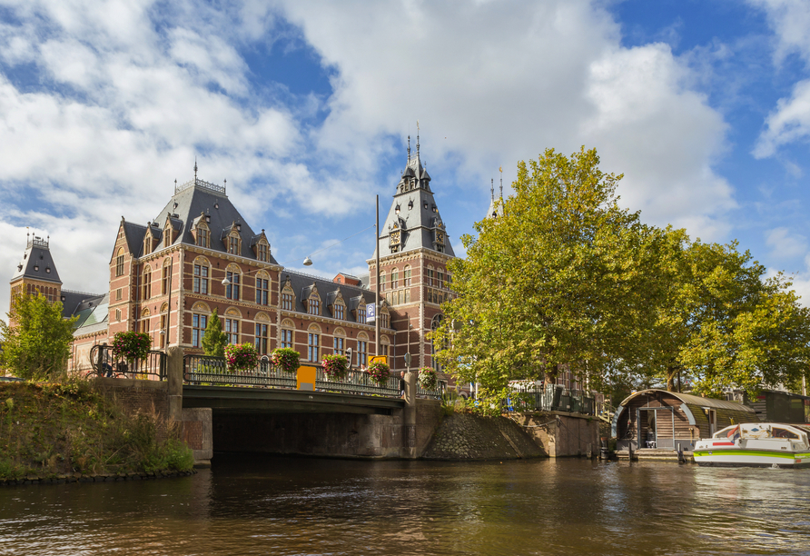 Das Rijksmuseum in Amsterdam beherbergt unzählige Kunstobjekte.